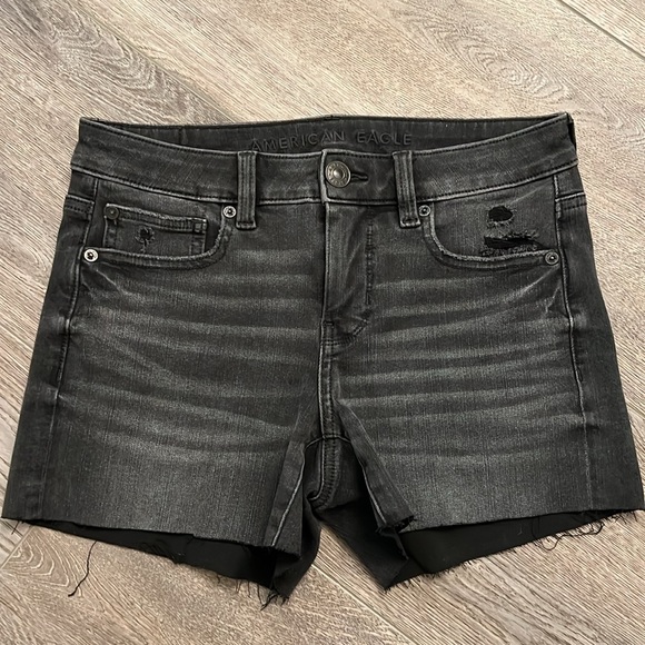 AE distressed jean shorts - Picture 1 of 5